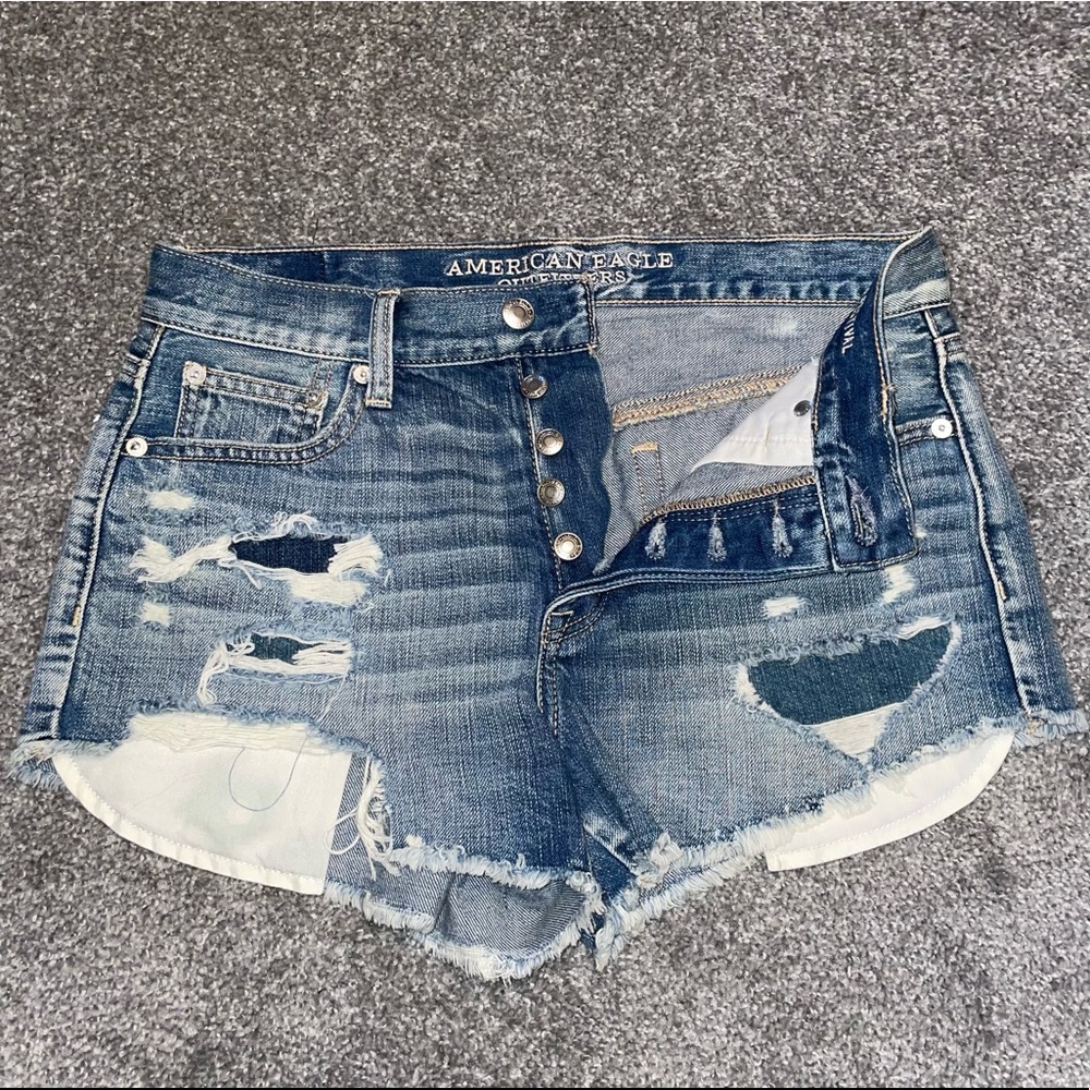 American Eagle Vintage Hi-Rise Distressed Denim Shorts - SIZE 4